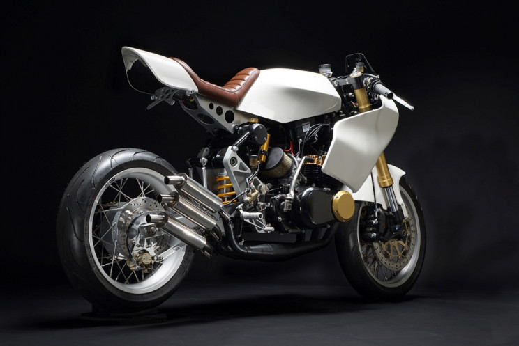 This Custom Suzuki GT380 Has a Timeless Minimalistic Design This Custom Suzuki GT380 Has a Timeless Minimalistic Design