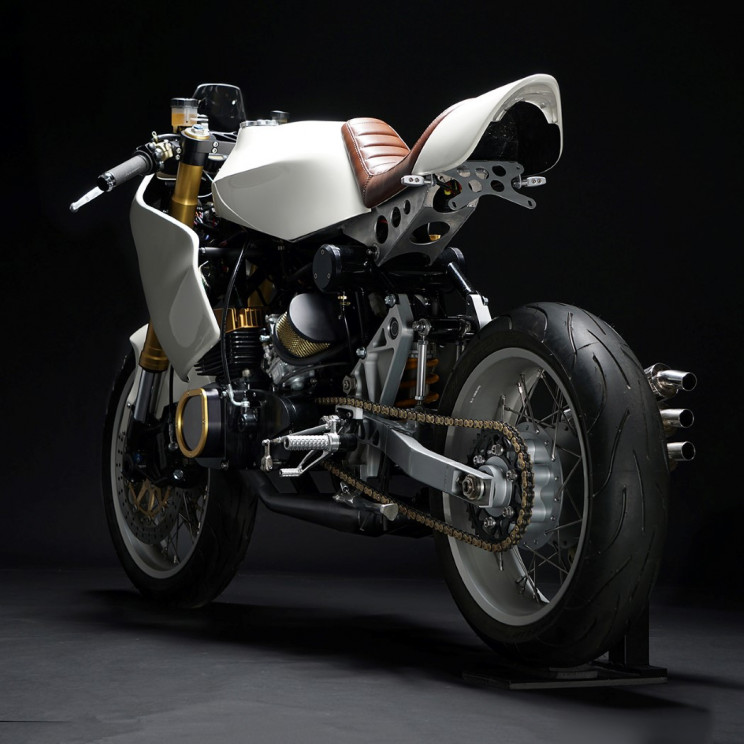 This Custom Suzuki GT380 Has a Timeless Minimalistic Design This Custom Suzuki GT380 Has a Timeless Minimalistic Design