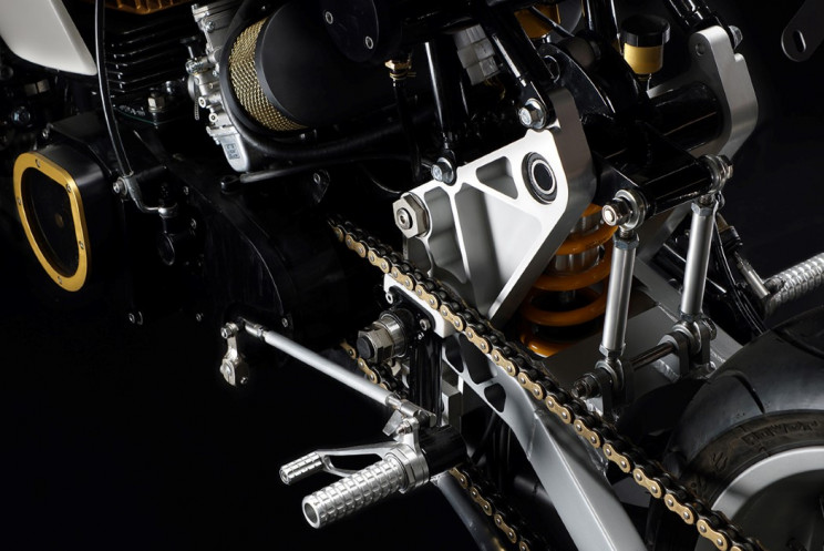 This Custom Suzuki GT380 Has a Timeless Minimalistic Design This Custom Suzuki GT380 Has a Timeless Minimalistic Design