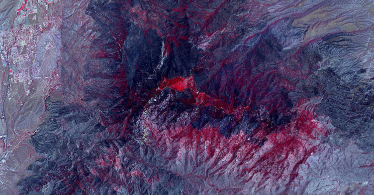 NASA Captures Incredibly High-Res Image of Arizona's Bighorn Fire From Space
