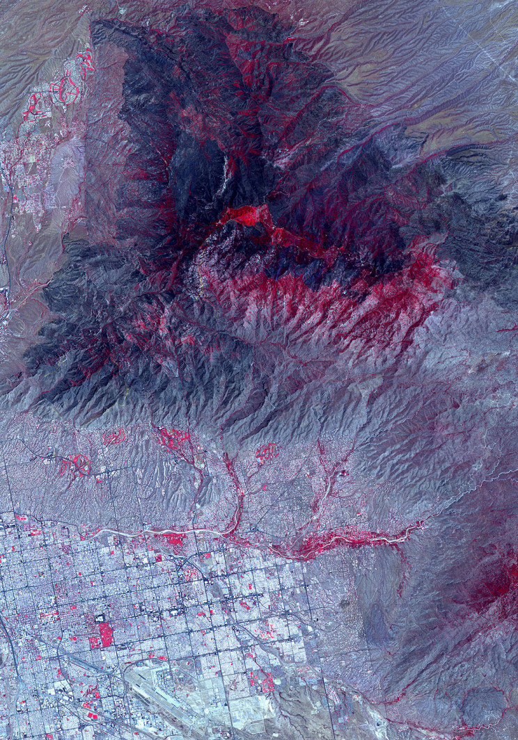 NASA Captures Incredibly High-Res Image of Arizona's Bighorn Fire From Space NASA Captures Incredibly High-Res Image of Arizona's Bighorn Fire From Space