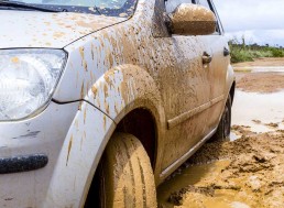100 Drivers Follow Google Maps Detour and Get Stranded in a Muddy Field
