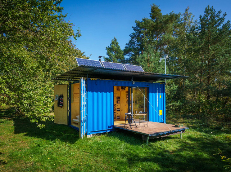 Off-Grid Container House Has Its Own Wind Turbine and Solar Panels Off-Grid Container House Has Its Own Wind Turbine and Solar Panels