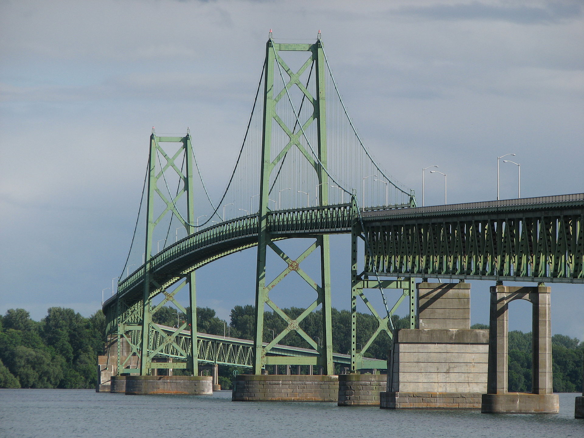 10+ Coolest Bridges That Cross Borders 10+ Coolest Bridges That Cross Borders