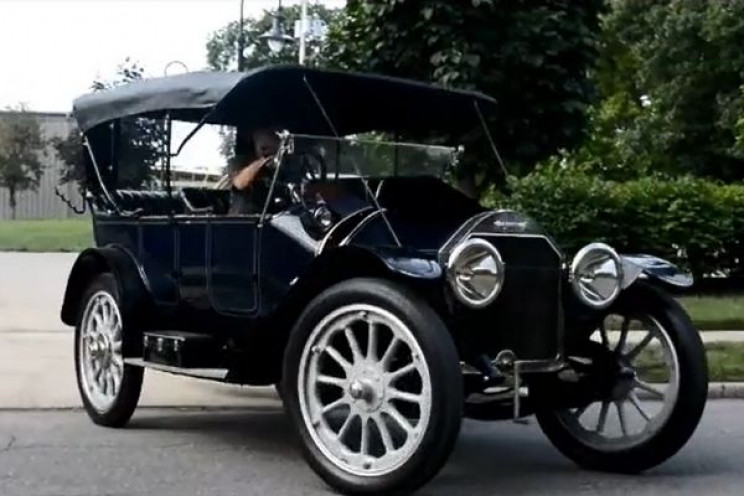 Guy Found His Great-Grandfather's 105-Year-Old Car Purchase Receipts Guy Found His Great-Grandfather's 105-Year-Old Car Purchase Receipts