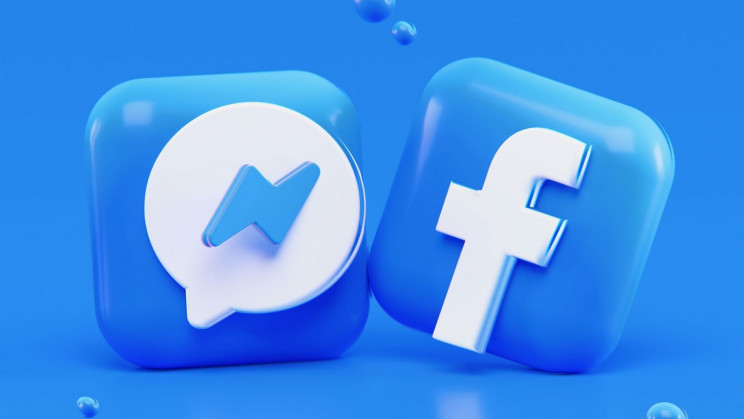 Mark Zuckerberg's Facebook and Instagram Messenger Apps Are Down Again