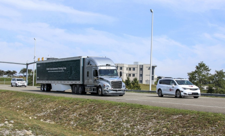 Daimler Trucks and Torc Robotics Begin Testing Self-Driving Trucks on Public Roads