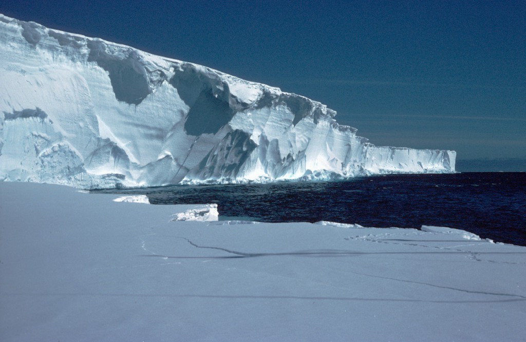 300 Years of Thinning Antarctic Ice May be Part of Why Ice Shelves Collapse 300 Years of Thinning Antarctic Ice May be Part of Why Ice Shelves Collapse
