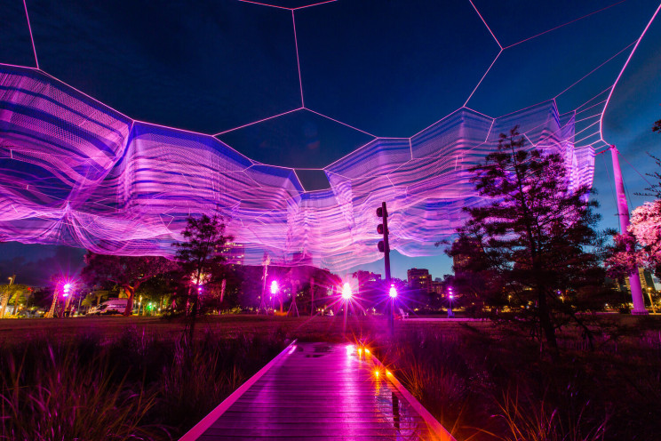 Beautiful Aerial Sculpture in Florida Recalls An Ugly Past Beautiful Aerial Sculpture in Florida Recalls An Ugly Past