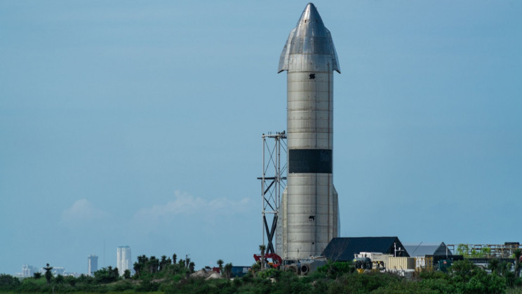 SpaceX's competitors might be "sh**tting the bed", but how are they coping? SpaceX's competitors might be "sh**tting the bed", but how are they coping?