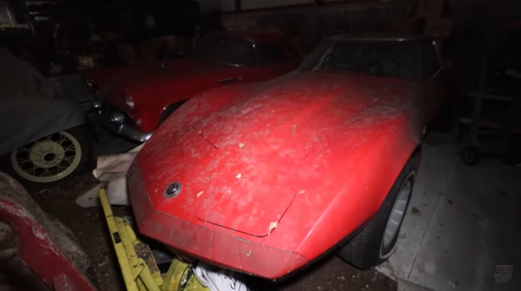 YouTuber Auctions off 50 Antique Cars Found in Pennsylvania Barn YouTuber Auctions off 50 Antique Cars Found in Pennsylvania Barn