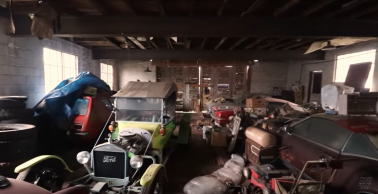 YouTuber Auctions off 50 Antique Cars Found in Pennsylvania Barn YouTuber Auctions off 50 Antique Cars Found in Pennsylvania Barn
