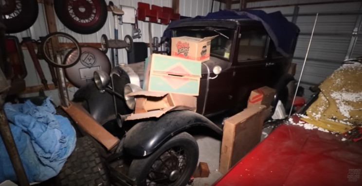 YouTuber Auctions off 50 Antique Cars Found in Pennsylvania Barn YouTuber Auctions off 50 Antique Cars Found in Pennsylvania Barn