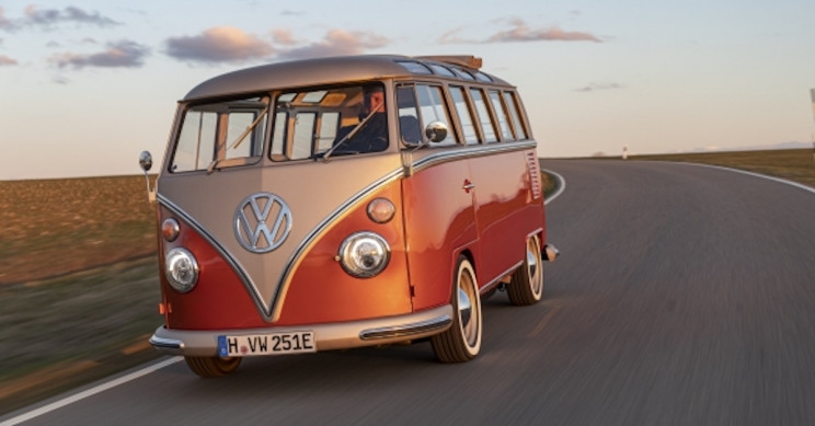 Volkswagen Unveils Its e-BULLI Crossover between a High-End Classic and an All-Electric Vehicle