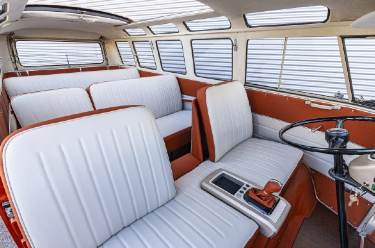 Volkswagen Unveils Its e-BULLI Crossover between a High-End Classic and an All-Electric Vehicle Volkswagen Unveils Its e-BULLI Crossover between a High-End Classic and an All-Electric Vehicle