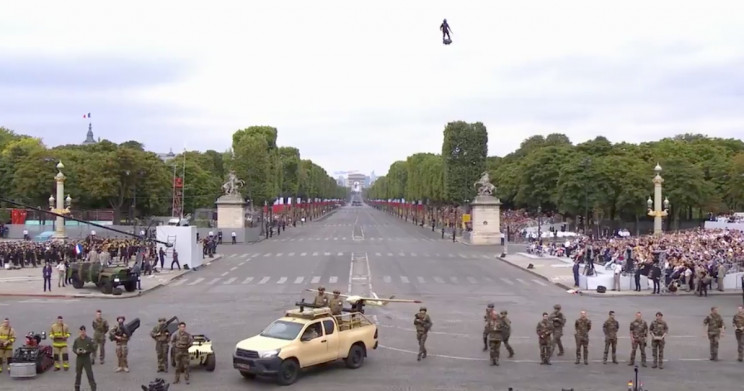 French Inventor Impressively Hovers over Bastille Day Parade on Flyboard