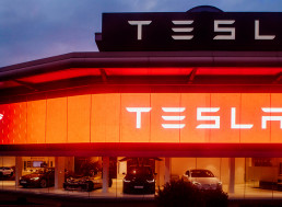 Tesla Disables Autopilot without Notice on Used Model S after It Was Sold