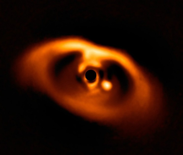 Direct Images of Two Planets Being Born Have Been Taken by Astronomers