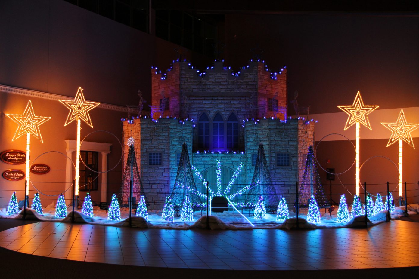 These Are the Most Astonishing Christmas Lights You'll See This Season These Are the Most Astonishing Christmas Lights You'll See This Season