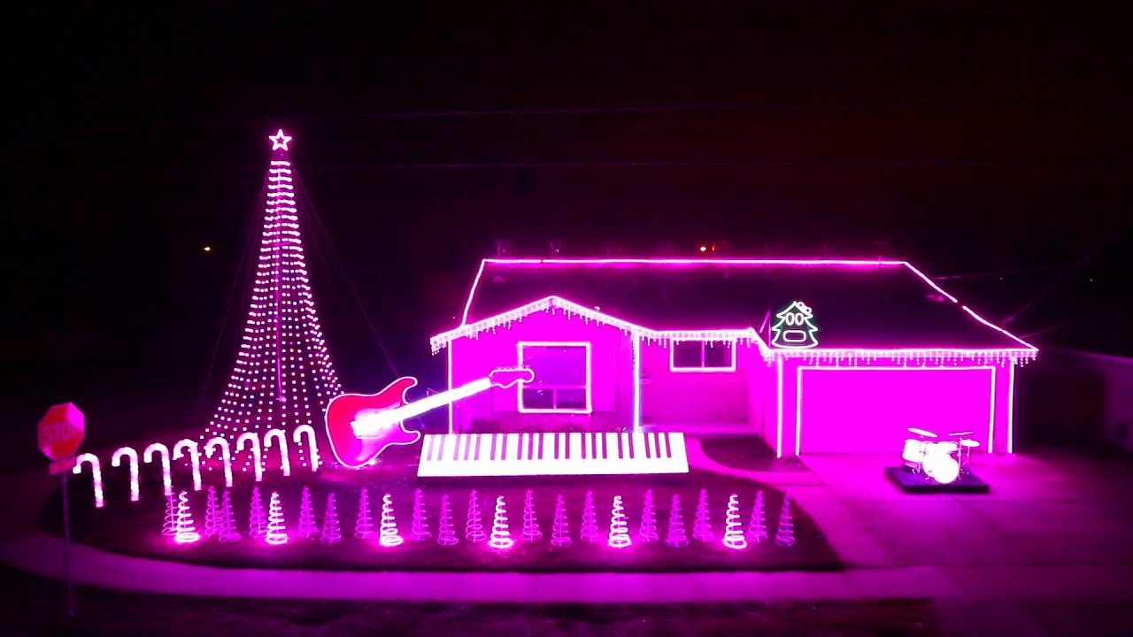 These Are the Most Astonishing Christmas Lights You'll See This Season These Are the Most Astonishing Christmas Lights You'll See This Season