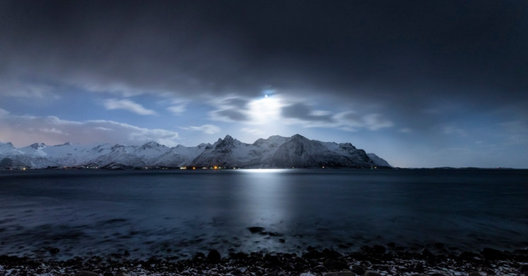 Series of Lightning Strikes Close to North Pole Recorded