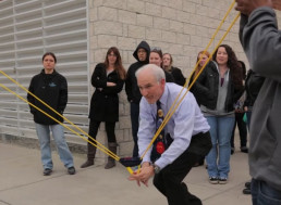 Physics Professor Shows How You Can Turn Dull Physics Classes into the Most Entertaining Thing Ever