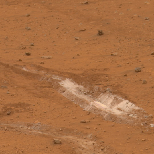 Silica and iron oxide on Mars' surface Silica and iron oxide on Mars' surface