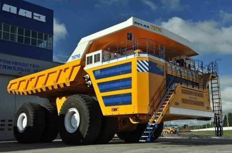 9 Astonishing Examples of Heavy Equipment from Around the World 9 Astonishing Examples of Heavy Equipment from Around the World