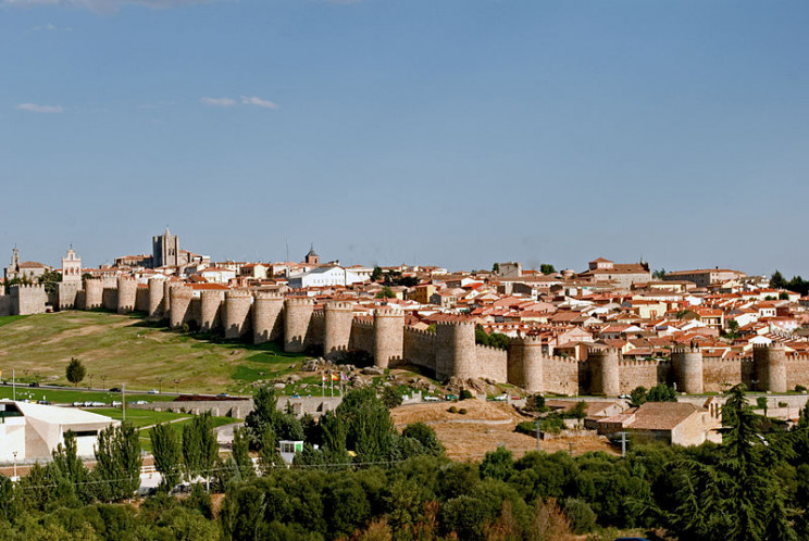spain tour guide walls of avila