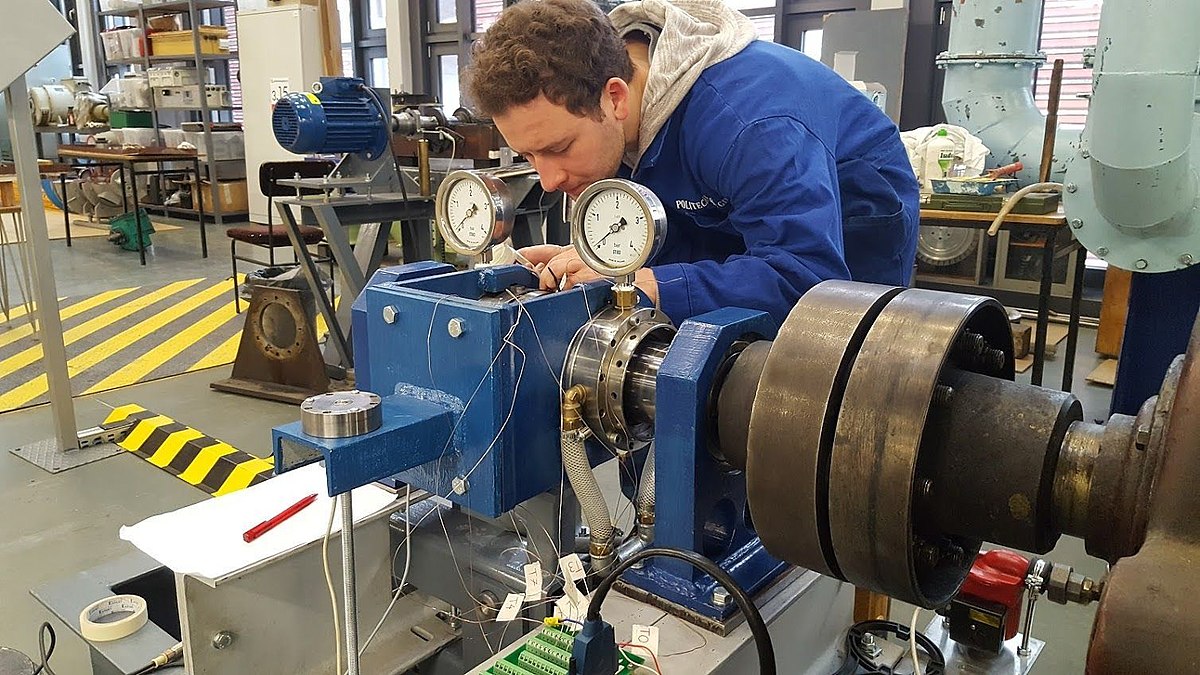10 Highest Paid Engineering Majors in the U.S. 10 Highest Paid Engineering Majors in the U.S.