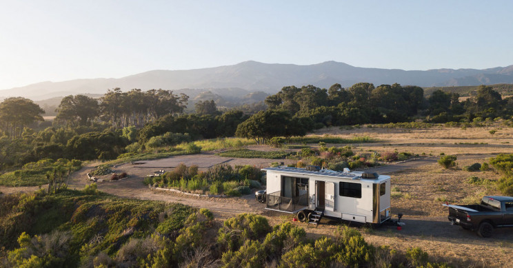 Luxury Trailer Has Enough Power to Charge a Tesla Cybertruck Luxury Trailer Has Enough Power to Charge a Tesla Cybertruck