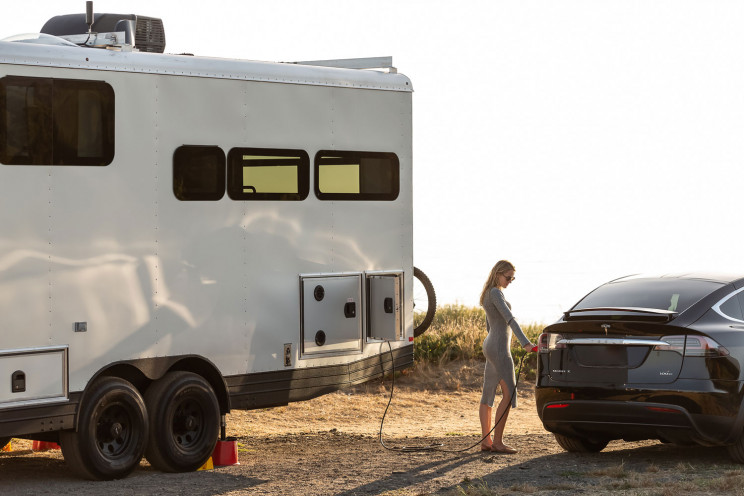 Luxury Trailer Has Enough Power to Charge a Tesla Cybertruck Luxury Trailer Has Enough Power to Charge a Tesla Cybertruck