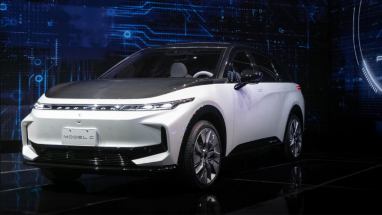 Apple Supplier Foxconn's New EV Concepts Offer Over 450 Miles of Range