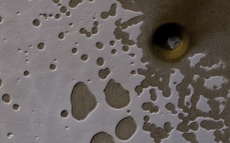 Giant Hole Mars Giant Hole Mars