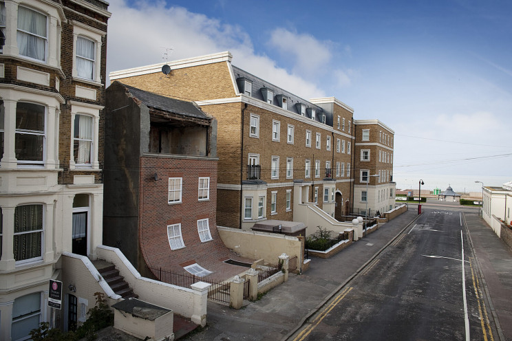 11 Unusually Engineered Houses Designed by Genius Architects 11 Unusually Engineered Houses Designed by Genius Architects
