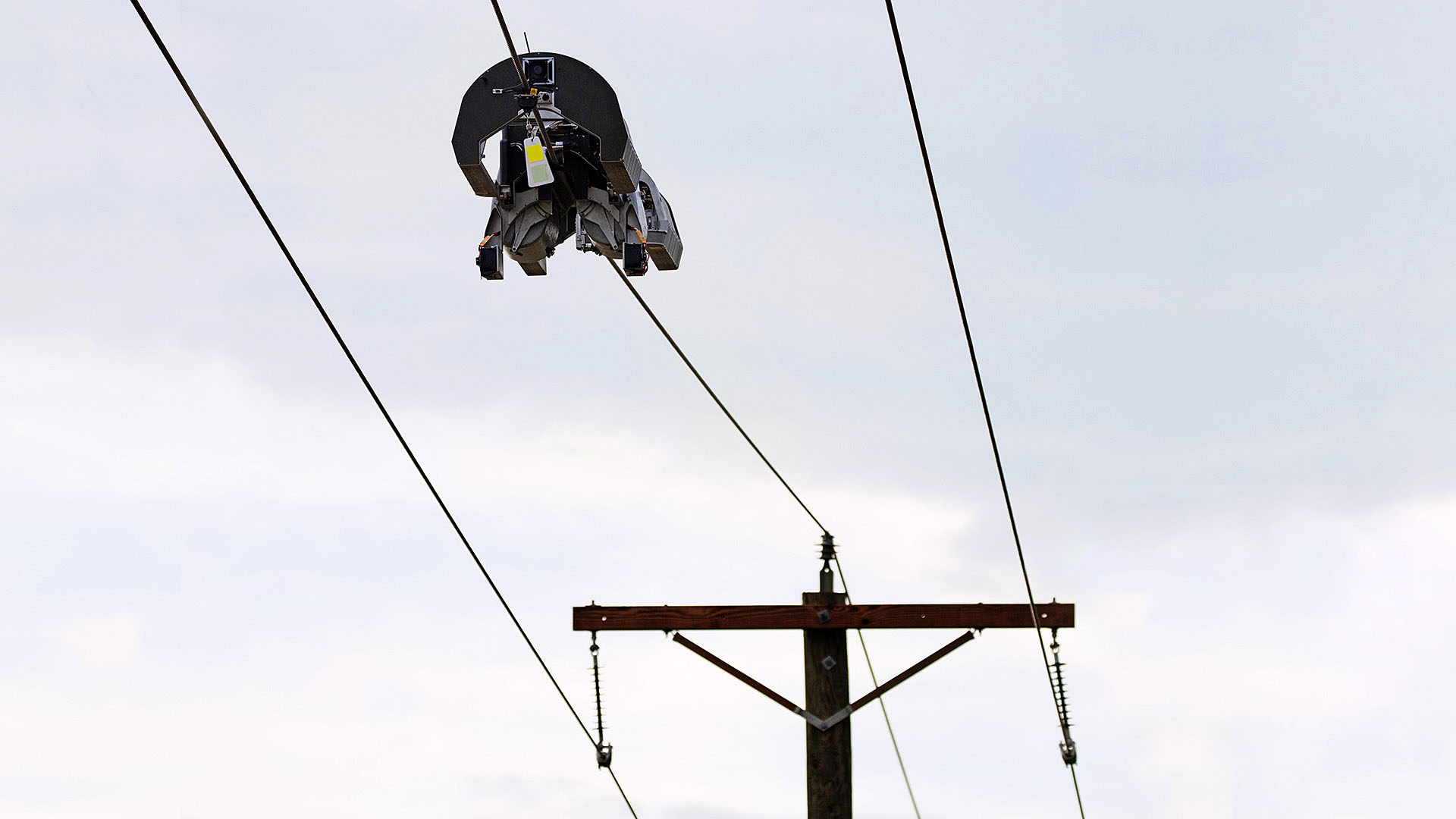 Facebook Creates Own Robot and Fiber Optic Cable To Improve Internet Access Facebook Creates Own Robot and Fiber Optic Cable To Improve Internet Access