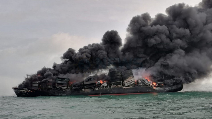 Container Ship Transporting Chemicals Has Been Ablaze for 7 Days off Sri Lanka