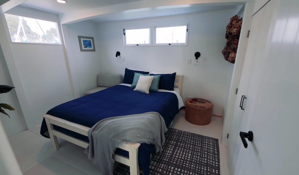 Take a Tour of This Tiny Houseboat, The 'Blue Turtle' Take a Tour of This Tiny Houseboat, The 'Blue Turtle'