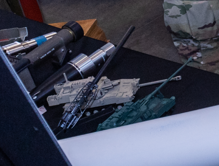 Leaked Images from U.S. Army Show "Super" Cannon That Can Fire at 1,000 Miles Away Leaked Images from U.S. Army Show "Super" Cannon That Can Fire at 1,000 Miles Away
