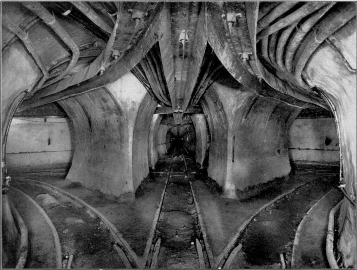 Freight tunnels intersecting Freight tunnels intersecting