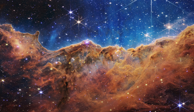 La NASA rivela le nuove splendide immagini di James Webb dell'universo antico La NASA rivela le nuove splendide immagini di James Webb dell'universo antico