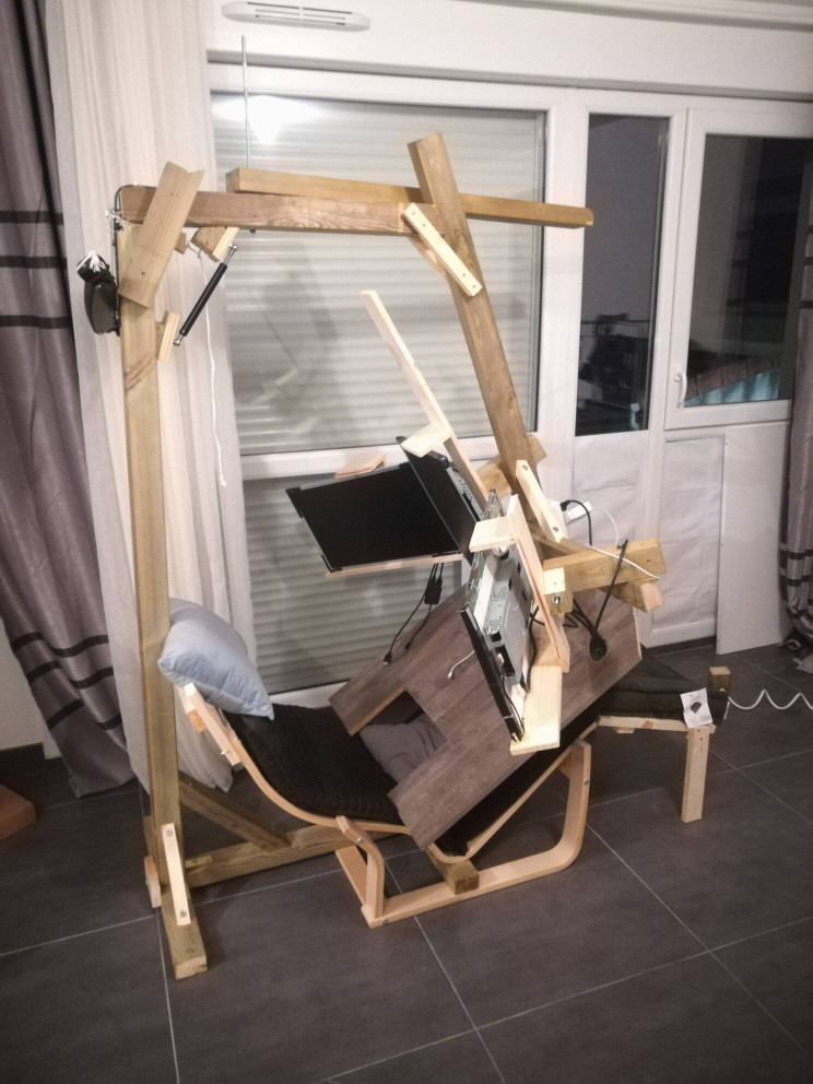 Remote Worker Builds His Own Lay-Down Desk for $336 Remote Worker Builds His Own Lay-Down Desk for $336