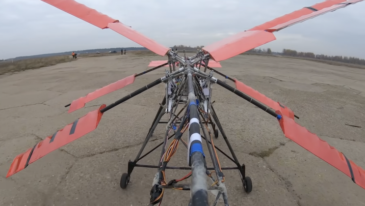 Dragonfly-Inspired Aircraft Performs Controlled Flight