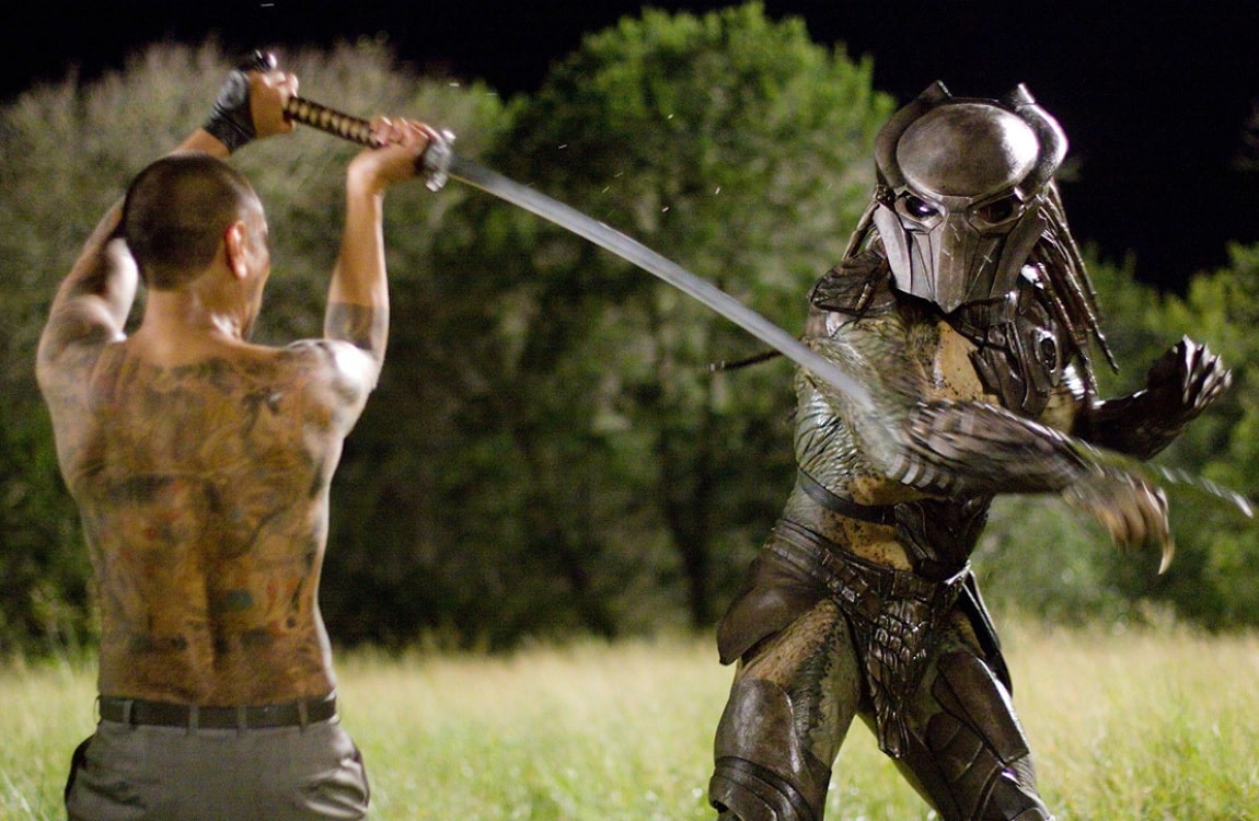 alien versus human combat