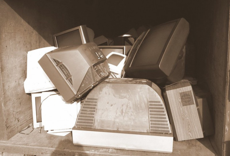 obsolete technology junk