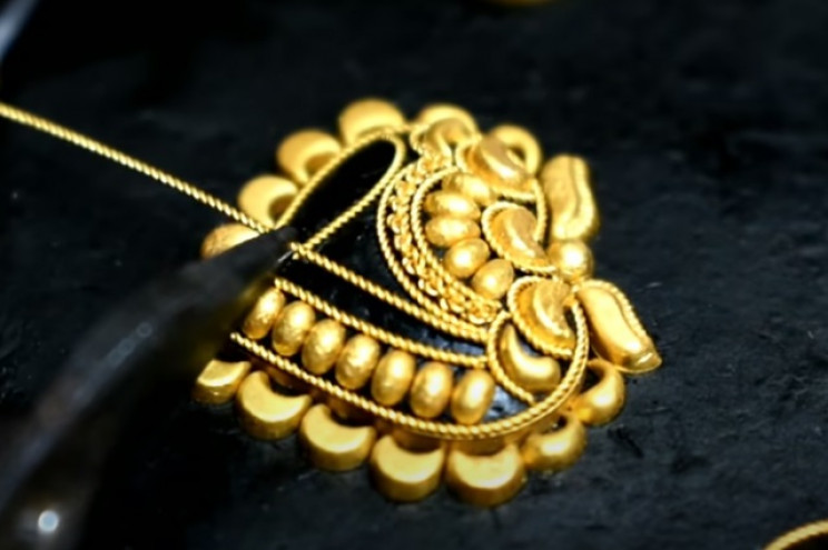 diy gold necklace heart designs