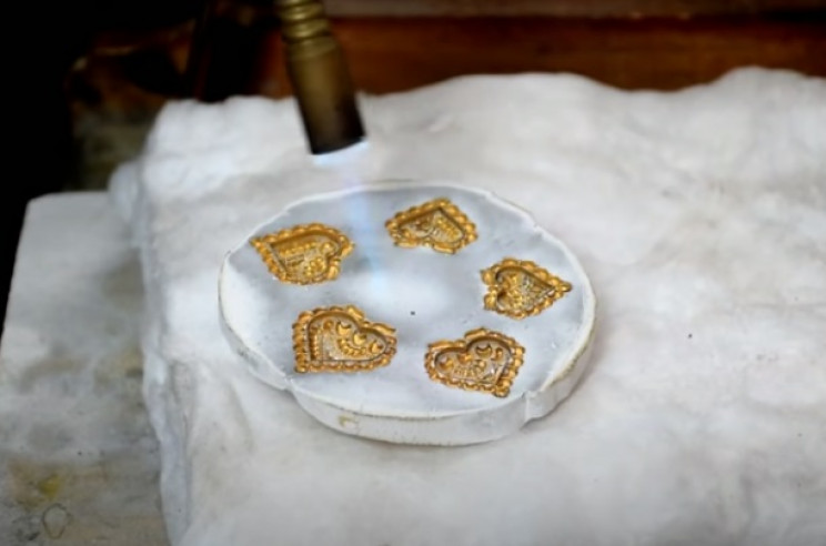 diy gold necklace fuse heart designs
