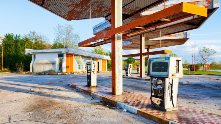 New York Bans Sale of Fossil-Fuel Vehicles After 2034