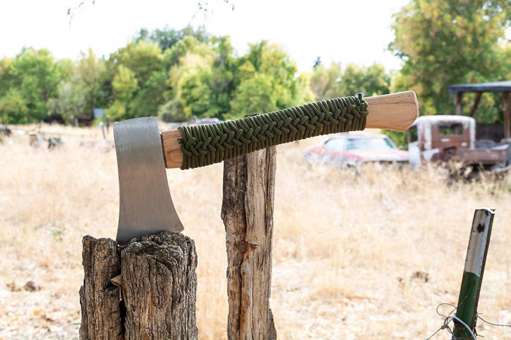 17 Things You Are Going to Want in Your Zombie Survival Kit if You Are Actually Planning on Surviving