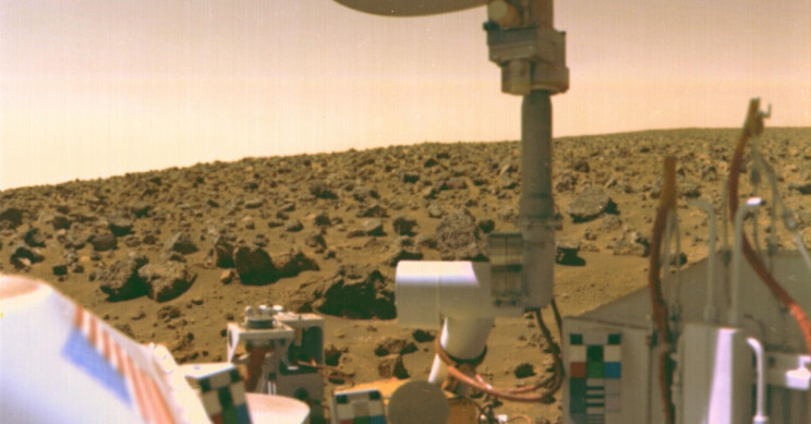 Former NASA Scientist Says Life on Mars May Have Been Discovered in the 1970s